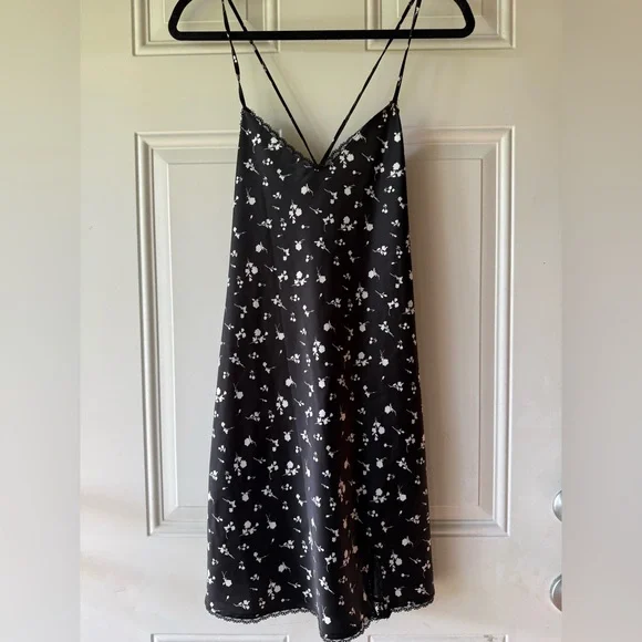 🎯50% OFF! Wild Fable Black Floral Slip Mini Dress - Picture 3 of 6